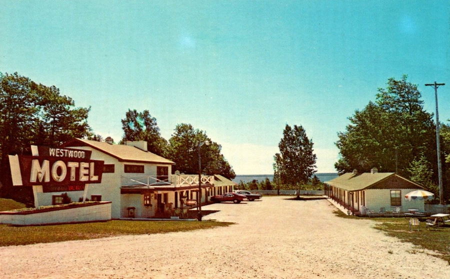 Westwood Motel (Straits View Motel) - Vintage Postcard (newer photo)